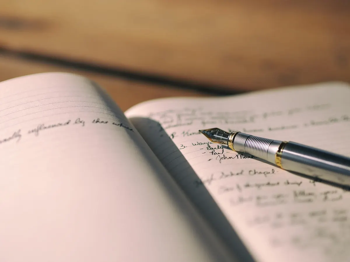 How to Structure a Non-Fiction Book: From Chapter Outline to Final Draft